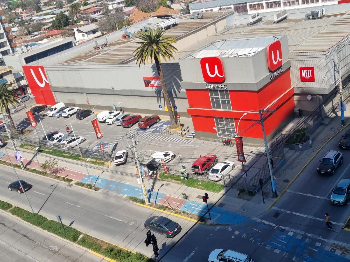 Habitacion Privada Centrica Y Tranquila Con Cama 2 Plazas Y Estacionamiento Sector Terminal Ohiggins Acomodação com café da manhã  *